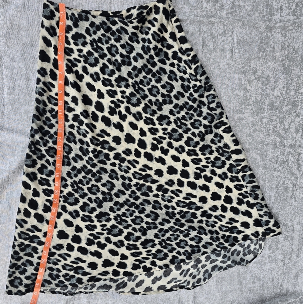 "Leopard Print Midi Skirt Animal Pattern Black White Trendy Chic Casual Dressy - Picture 7 of 9